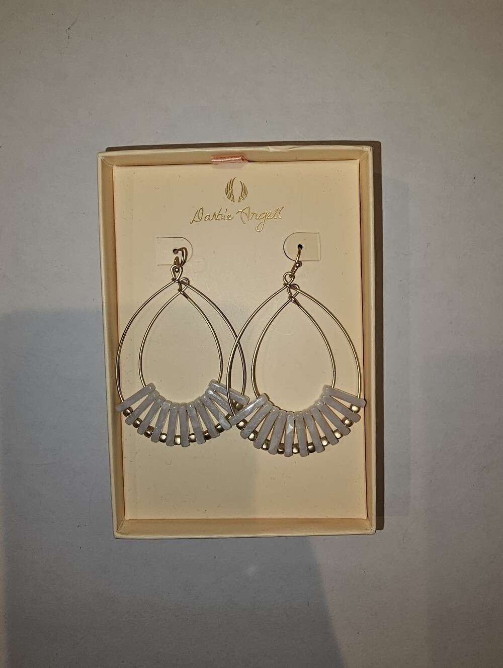 EUC | Darbie Angell | Gold White Beaded Teardrop Statement Earrings